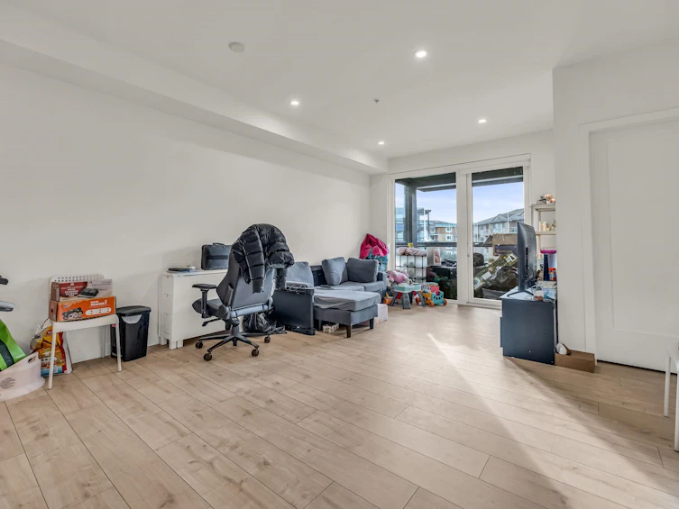 325-13788 76 Avenue, Surrey, BC, V3W 3V9 - 9
