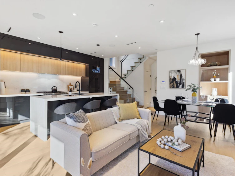 1-3081 W 14th Avenue, Vancouver, BC, V6K 2X7 - 4