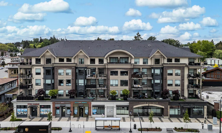519-2493 Montrose Avenue