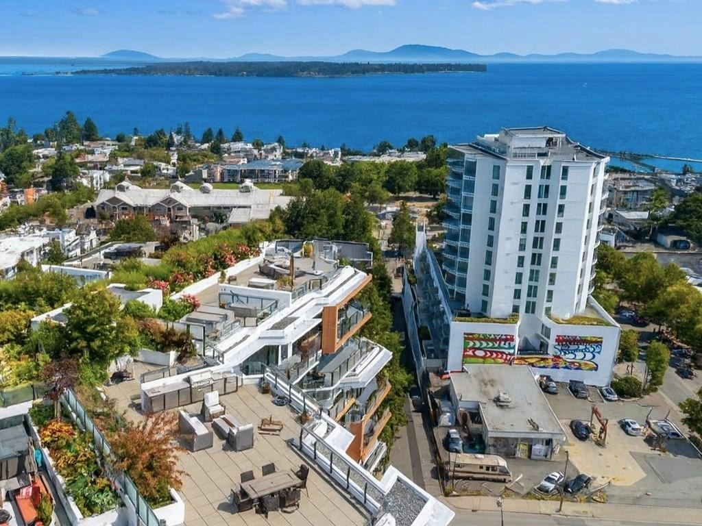 PH1-1439 George Street, Surrey, BC, V4B 0B9