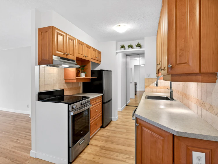 1306-2016 Fullerton Avenue, North Vancouver, BC, V7N 3E9 - 3