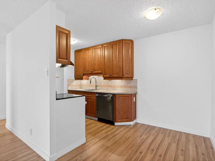 1306-2016 Fullerton Avenue, North Vancouver, BC, V7N 3E9 - 2