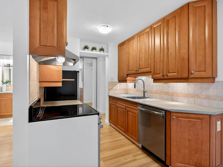 1306-2016 Fullerton Avenue, North Vancouver, BC, V7N 3E9 - 9