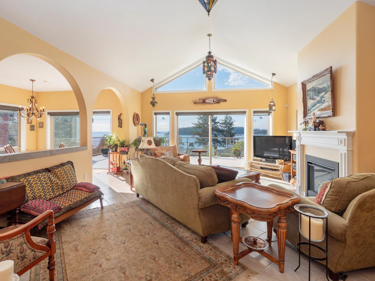 6682 Sunshine Coast Highway, Sechelt, BC, V0N 3A8 - 6