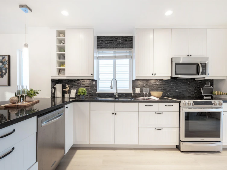 3638 Maginnis Avenue, North Vancouver, BC, V7K 2L6 - 14