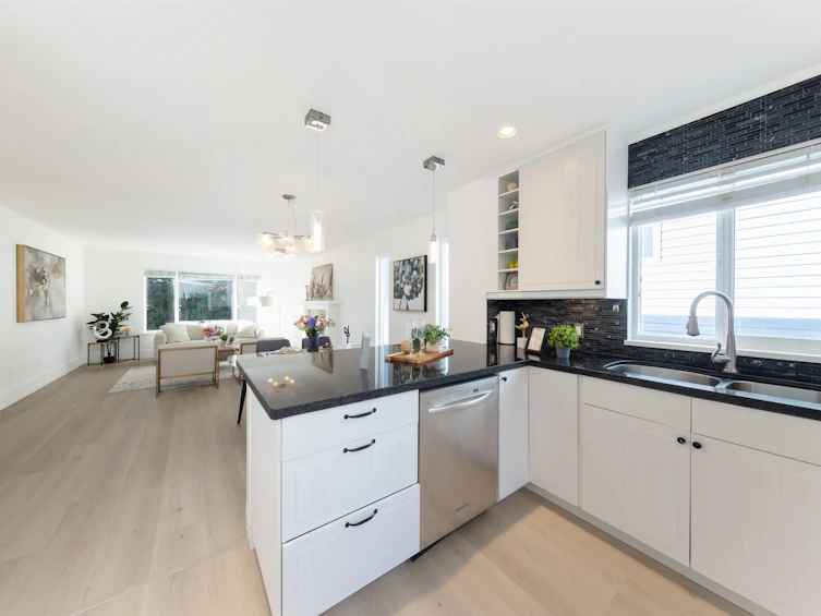 3638 Maginnis Avenue, North Vancouver, BC, V7K 2L6 - 17