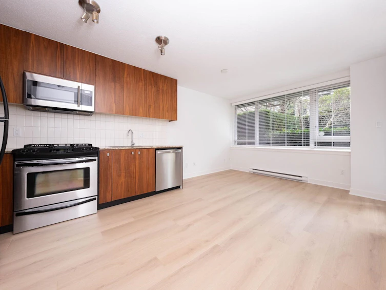 302-1030 W Broadway Street, Vancouver, BC, V6B 4J5 - 3
