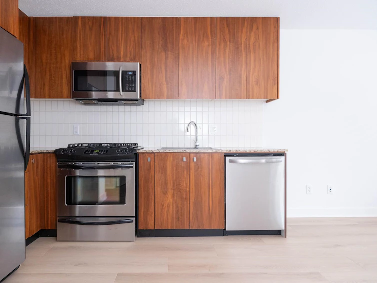 302-1030 W Broadway Street, Vancouver, BC, V6B 4J5 - 4