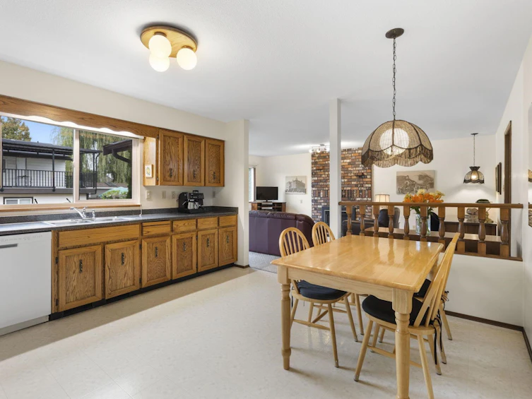 8985 145 Street, Surrey, BC, V3R 7J6 - 11