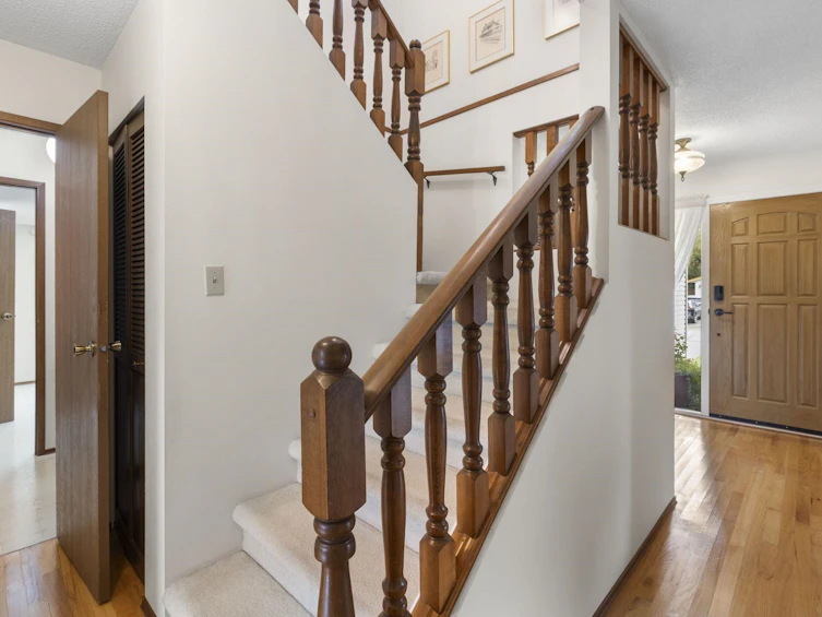 8985 145 Street, Surrey, BC, V3R 7J6 - 8