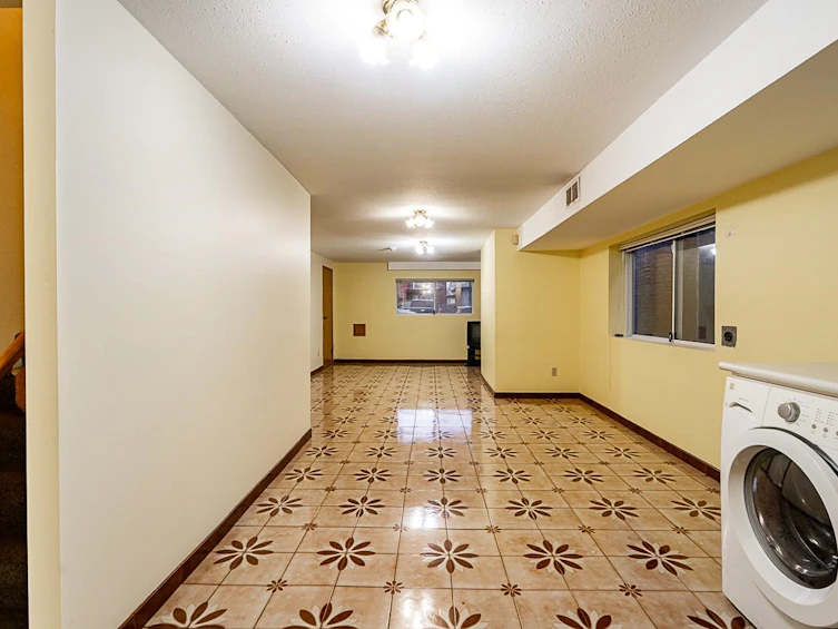 1174 Kelowna Street, Vancouver, BC, V5K 4E2 - 23