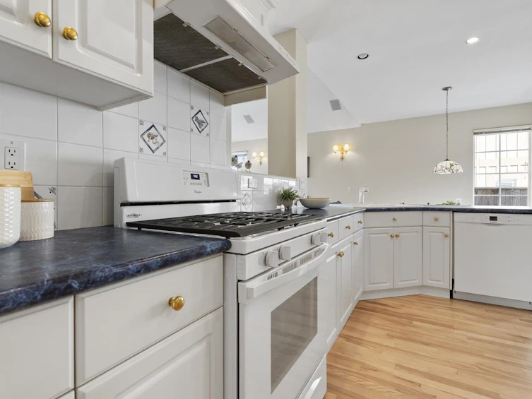 15355 Sequoia Drive, Surrey, BC, V3S 8N4 - 14