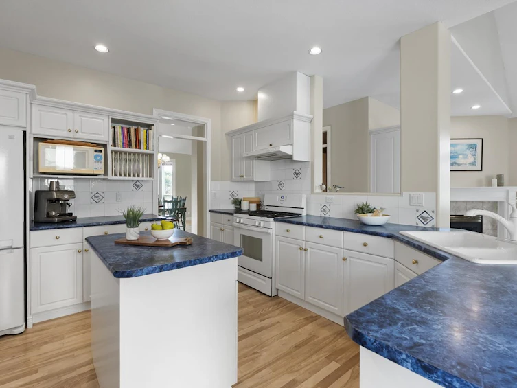 15355 Sequoia Drive, Surrey, BC, V3S 8N4 - 12