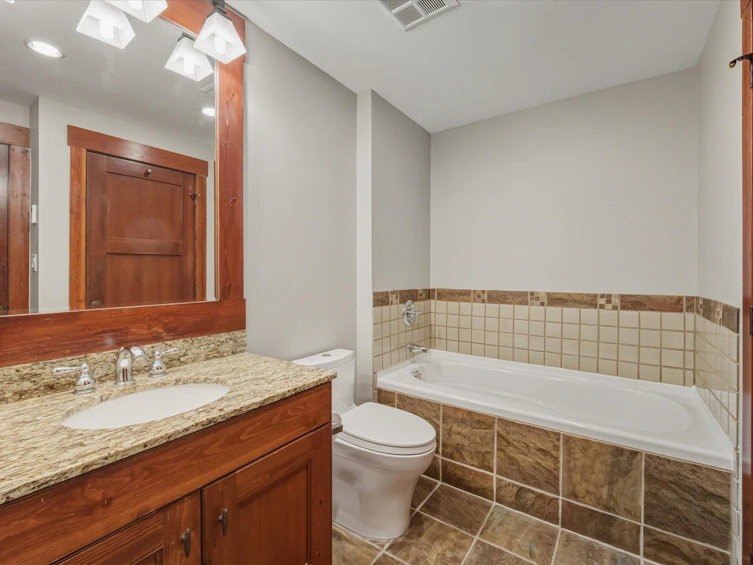 221-2202 Gondola Way, Whistler, BC, V8E 0M7 - 25