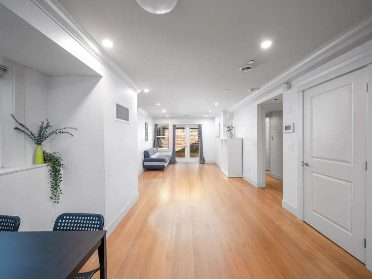 2388 Macdonald Street, Vancouver, BC, V6K 3Y8 - 17