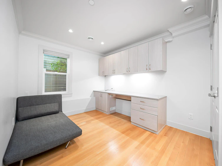 2388 Macdonald Street, Vancouver, BC, V6K 3Y8 - 11