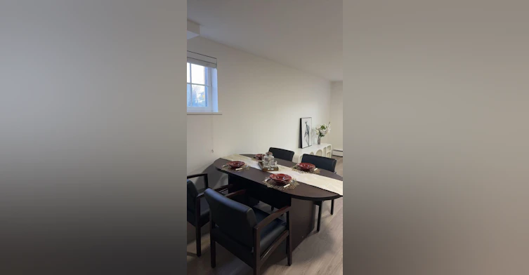 5xx E 9 Street, Vancouver, BC, V7L 2B5 - 4