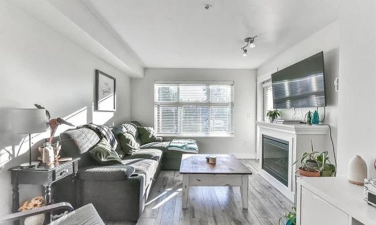203-2515 Park Drive