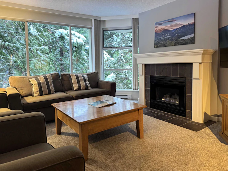 420 w49-4910 Spearhead Place, Whistler, BC, V8E 1G1 - 2