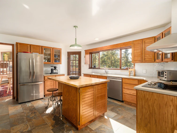 1557 Whitesails Drive, Bowen Island, BC, V0N 1G2 - 8