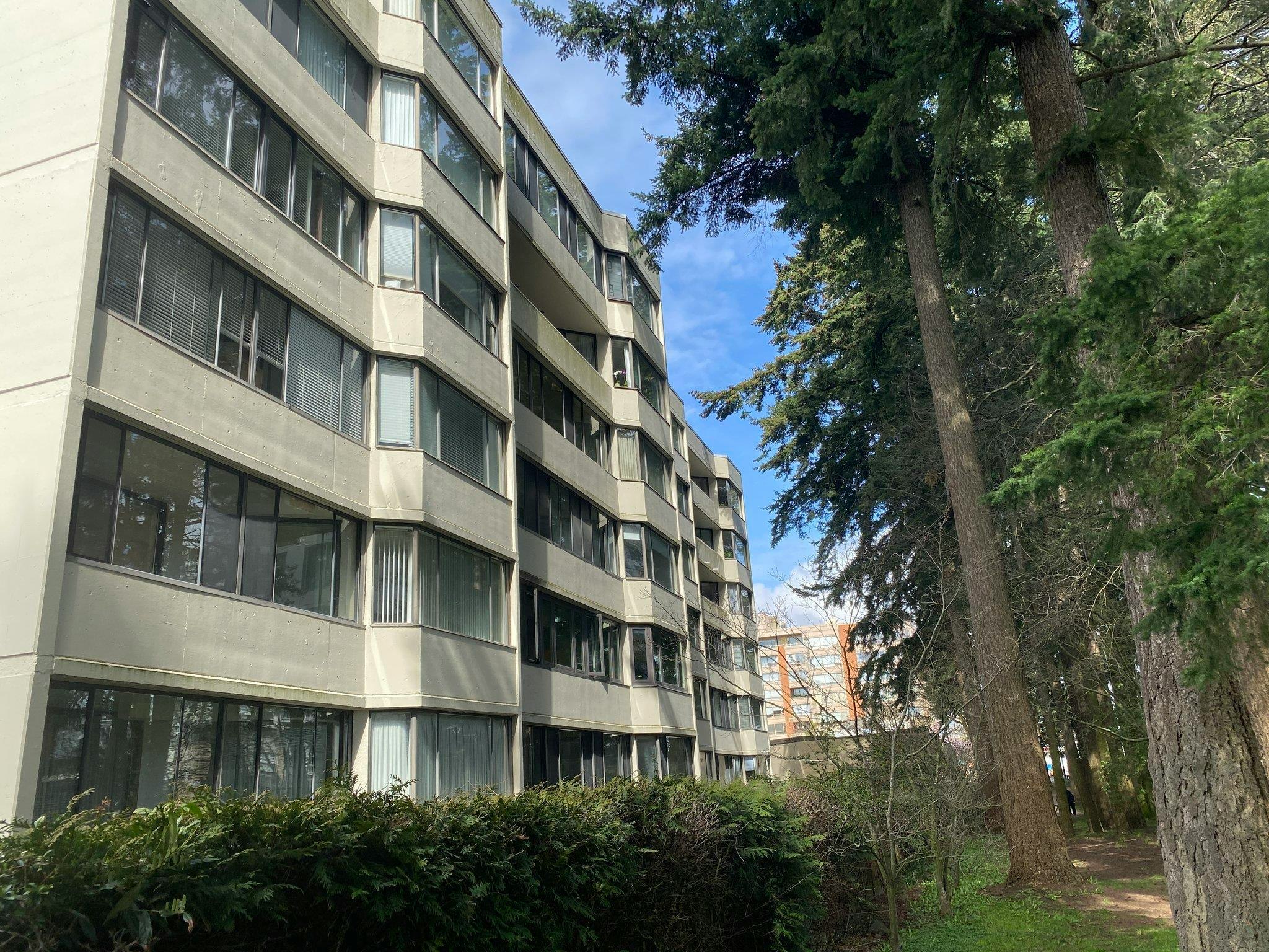 102-1442 Foster Street, Surrey, BC, V4B 3X7
