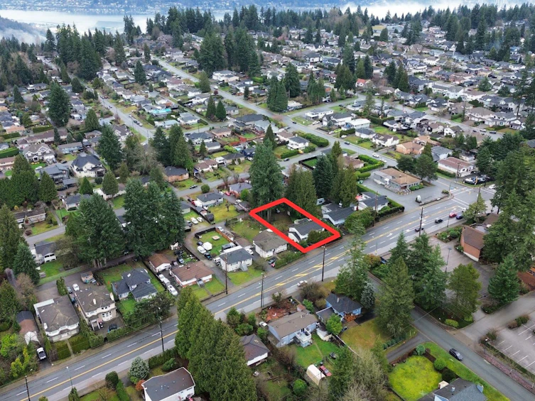 939 Como Lake Avenue, Coquitlam, BC, V3J 3N2 - 2
