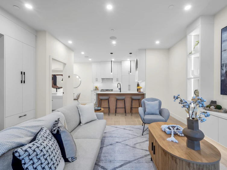 1-65 E King Edward Avenue, Vancouver, BC, V5V 2B8 - 2
