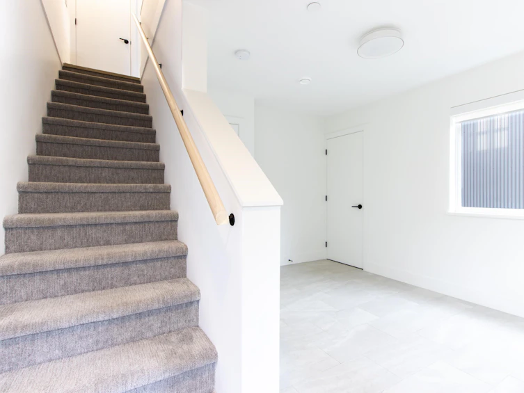 38070 Helm Way, Squamish, BC, V8B 1E6 - 8