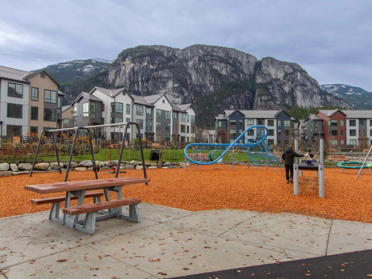 38070 Helm Way, Squamish, BC, V8B 1E6 - 29