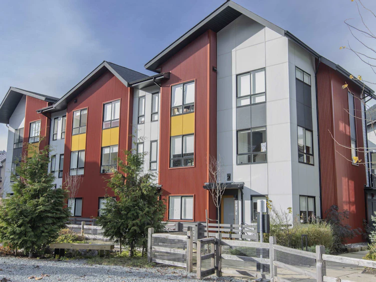 38070 Helm Way, Squamish, BC, V8B 1E6 - 2