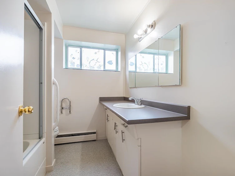 4044 Parker Street, Burnaby, BC, V5C 3B9 - 9