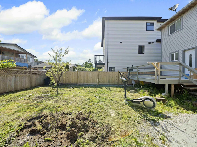 12768 114a Avenue, Surrey, BC, V3V 3P4 - 4