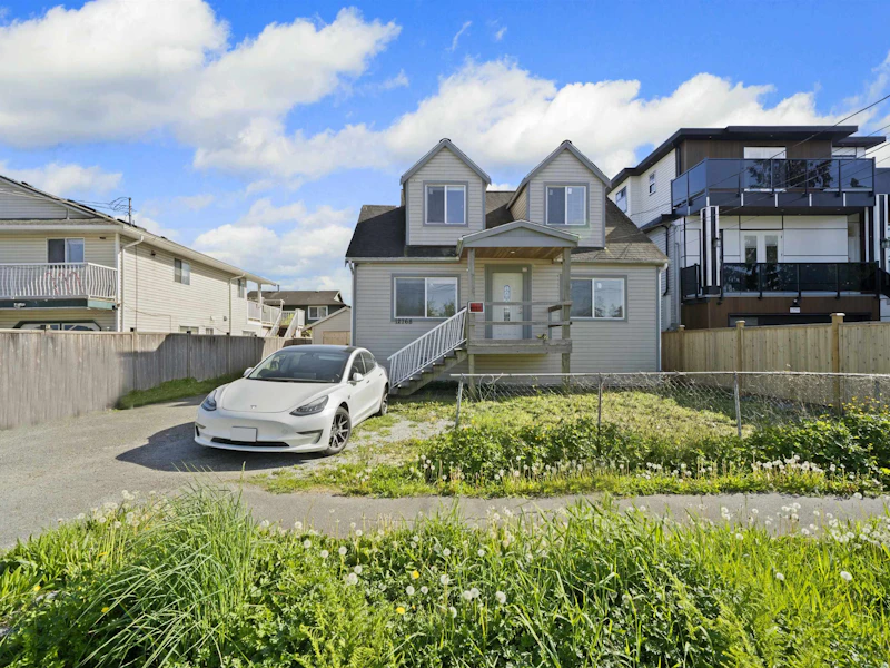 12768 114a Avenue, Surrey BC V3V 3P4