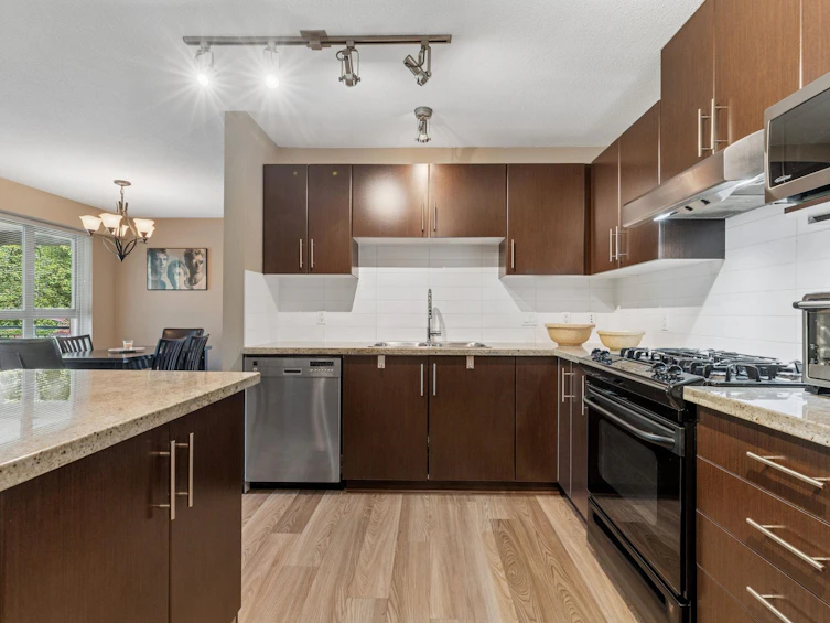 212-600 Klahanie Drive, Port Moody, BC, V3H 5L2 - 5