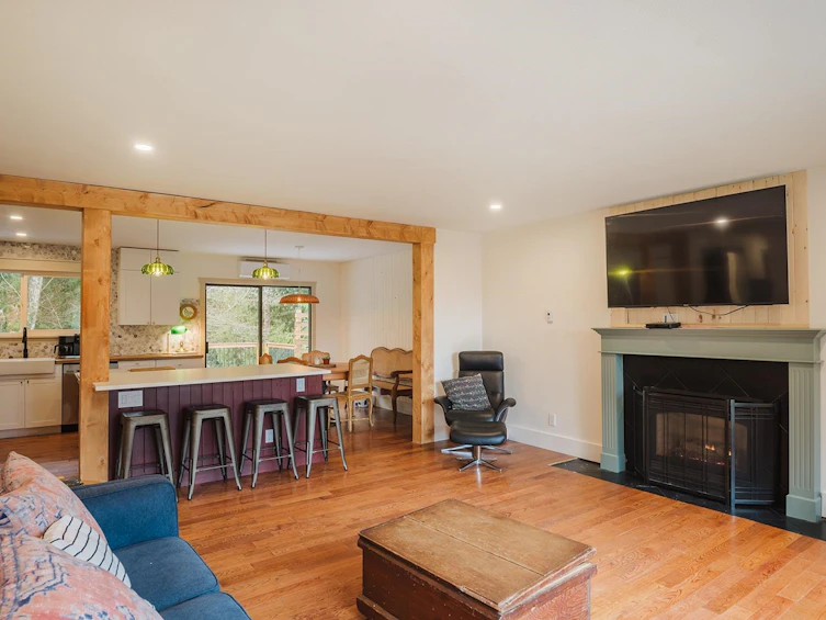 1453 Davidson Road, Gibsons, BC, V0N 1V6 - 4
