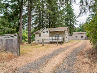 3381 208 Street - 3