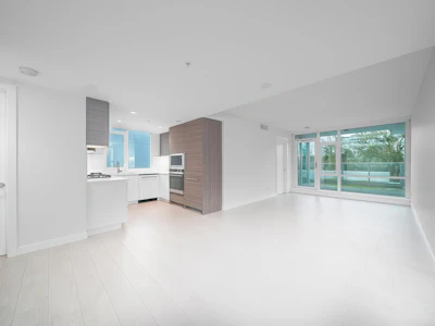 512-6833 Buswell Street - 3