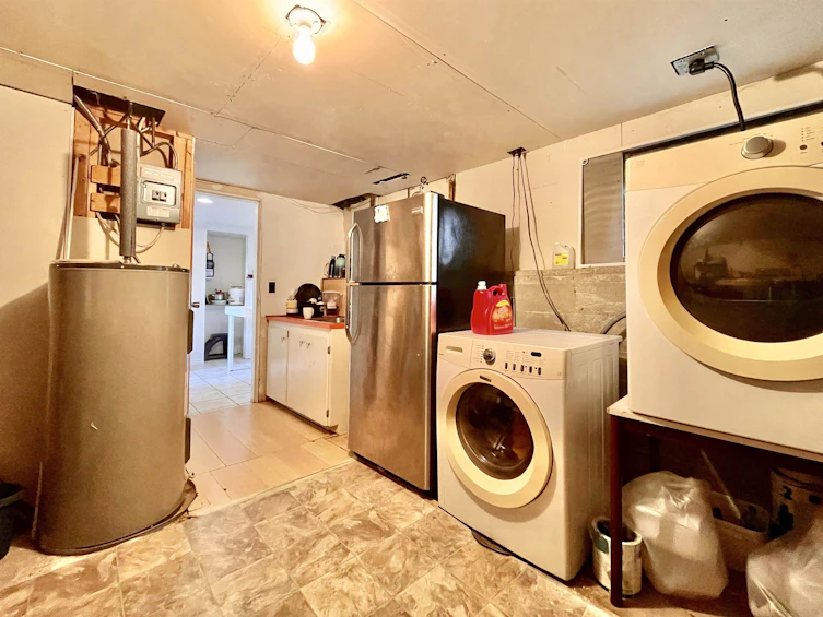 5693 Dolphin Street, Sechelt, BC, V0N 3A0 - 14