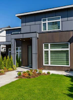 2833 Oliver Crescent