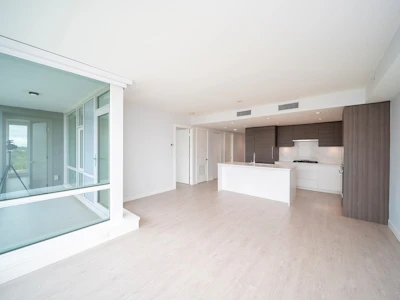 1005-6833 Buswell Street - 4