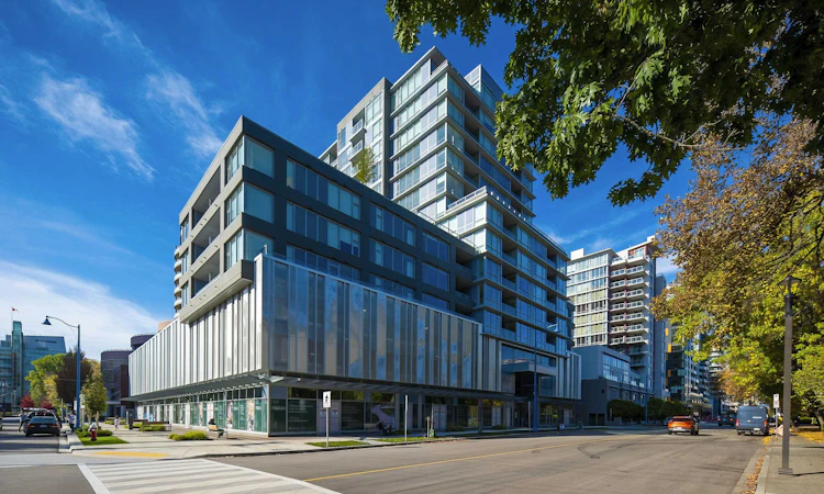 1106-6833 Buswell Street