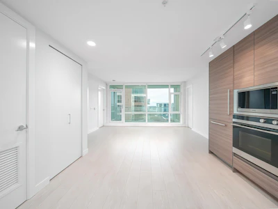 1603-6833 Buswell Street - 4