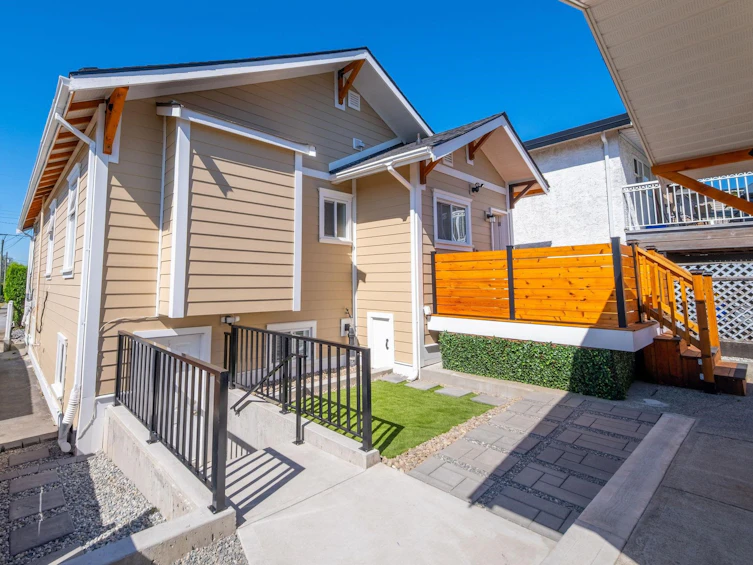7696 Davies Street, Burnaby, BC, V3N 3H4 - 18