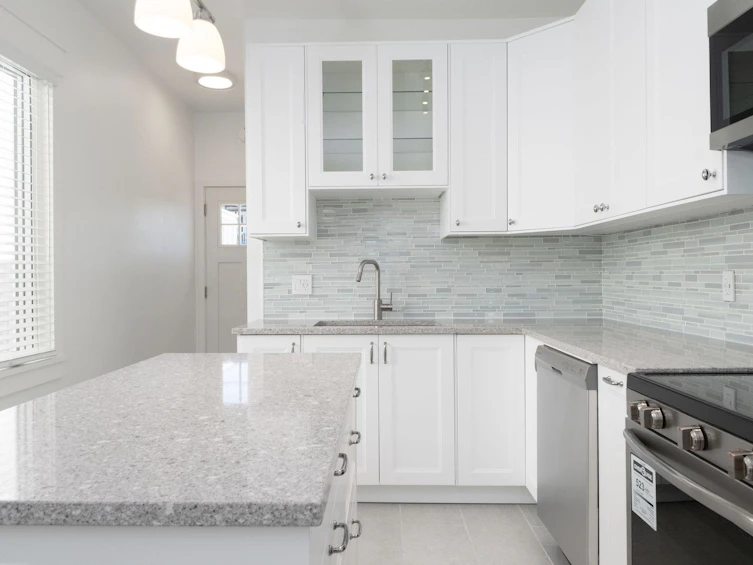 7696 Davies Street, Burnaby, BC, V3N 3H4 - 10