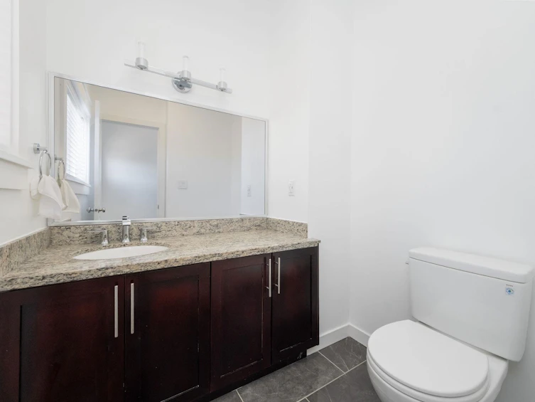 7696 Davies Street, Burnaby, BC, V3N 3H4 - 16
