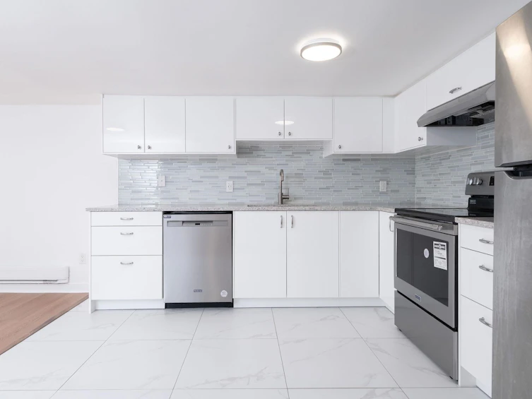 7696 Davies Street, Burnaby, BC, V3N 3H4 - 26