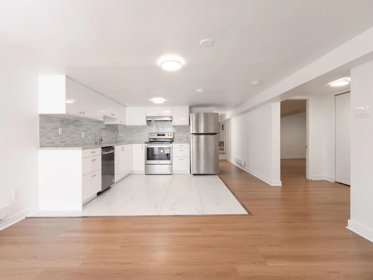 7696 Davies Street, Burnaby, BC, V3N 3H4 - 24