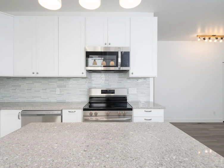7696 Davies Street, Burnaby, BC, V3N 3H4 - 11