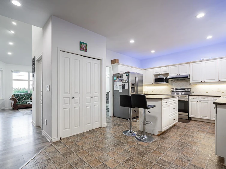 14616 75a Avenue, Surrey, BC, V3S 8Y5 - 6