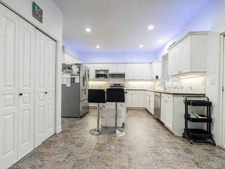 14616 75a Avenue, Surrey, BC, V3S 8Y5 - 11